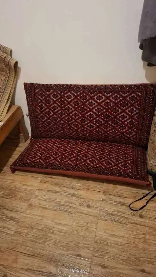 پشتی دست بافت درجه یک در حد نو استفاده نشده|پشتی|نوشهر, |دیوار