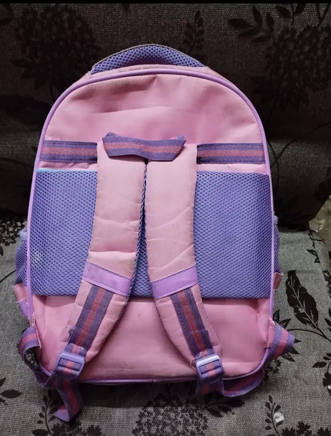 کیف مدرسه|کیف، کفش، کمربند|مشهد, طلاب|دیوار