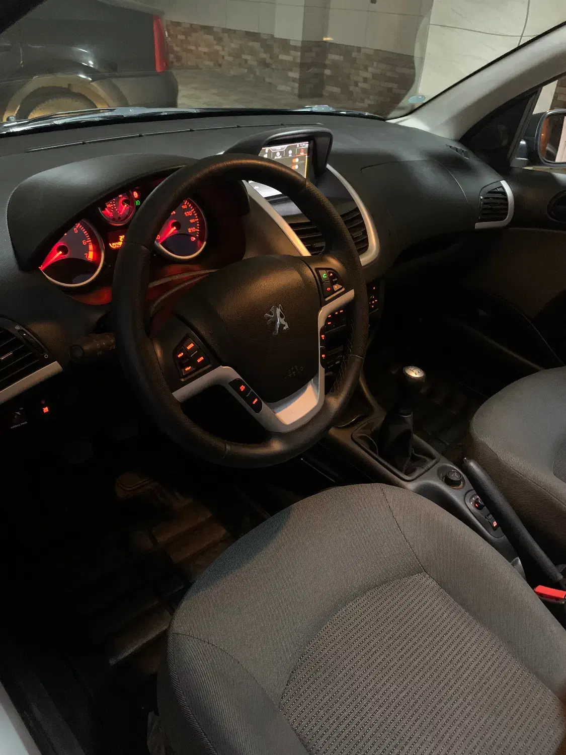 207پانا1401|خودرو سواری و وانت|لاهیجان, شهید آوینی|دیوار