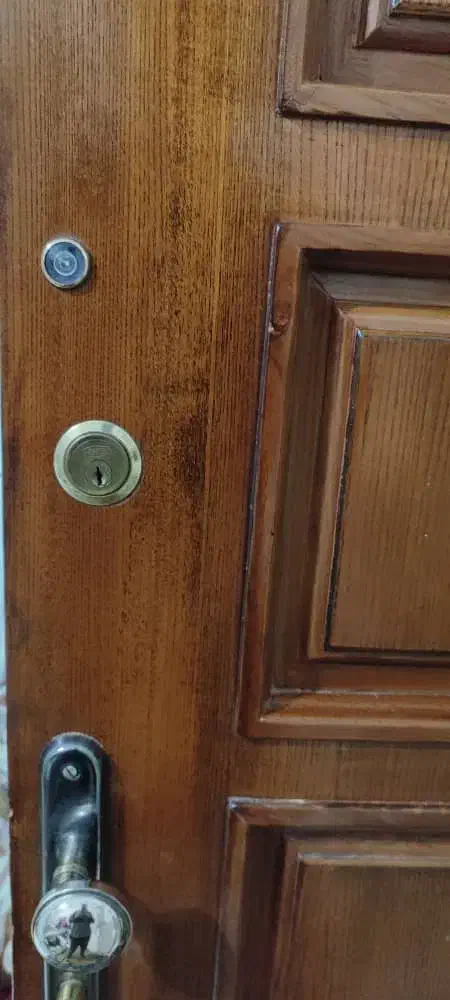 درب چوبی دولنگه چشم دار و دارای قفل|مصالح و تجهیزات ساختمان|اصفهان, پوریای ولی|دیوار