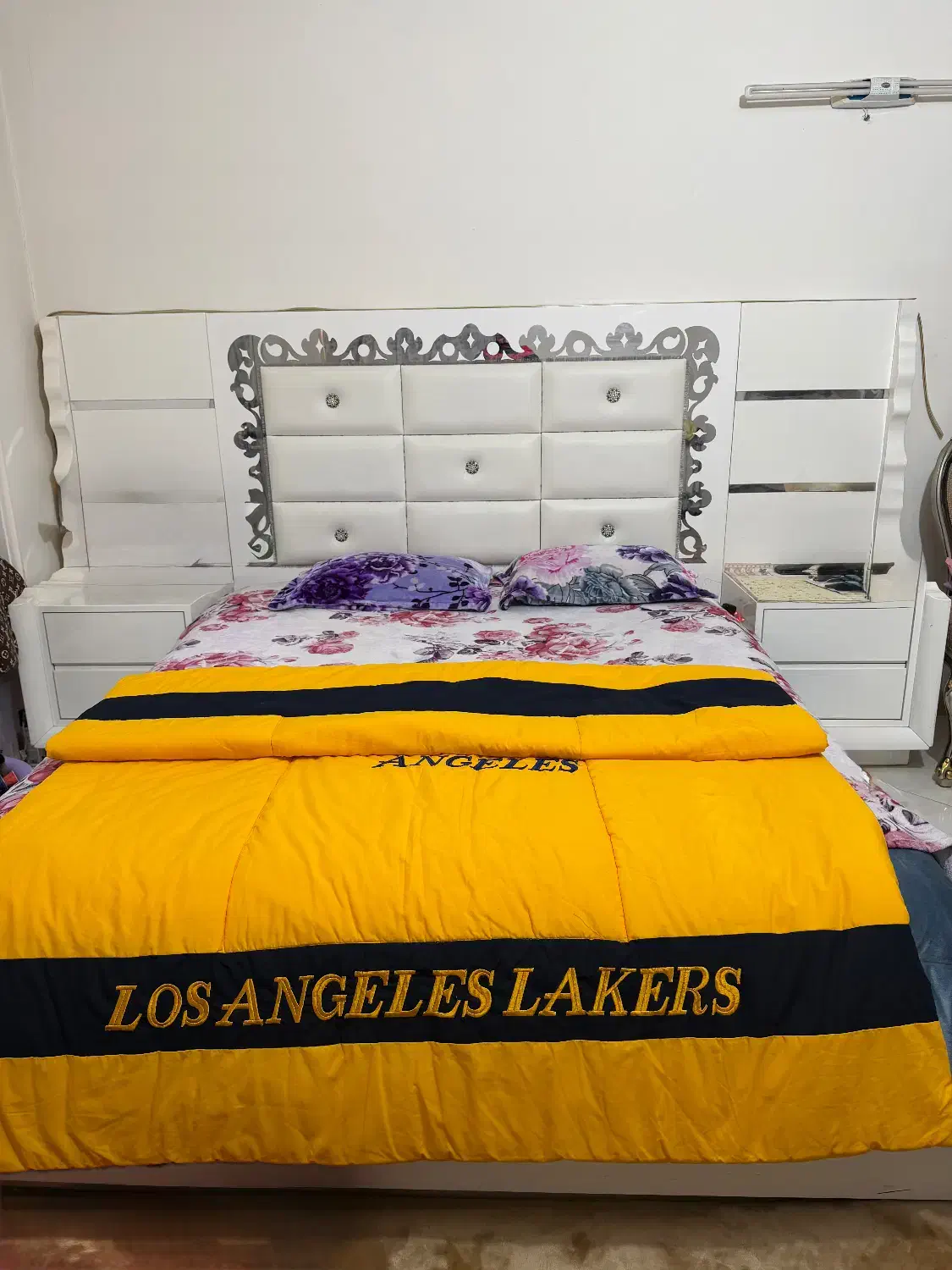 میز آرایشی و تخت و پاتختی|تخت و سرویس خواب|کرج, حسن آباد|دیوار