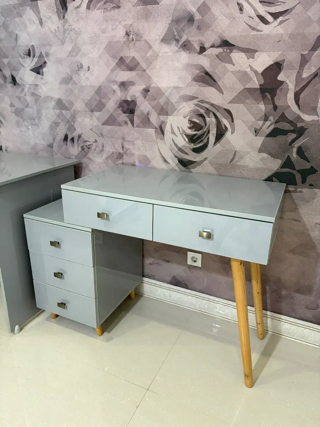 میز تحریر و میز آرایش|میز تحریر و کامپیوتر|ساری, |دیوار