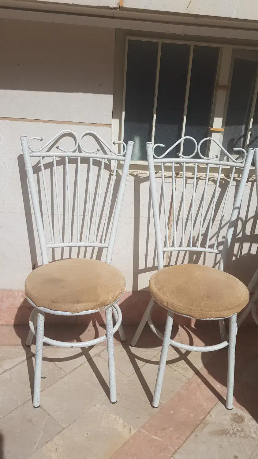 صندلی فلزی فرفوژه در حد نو|میز و صندلی غذاخوری|قزوین, |دیوار