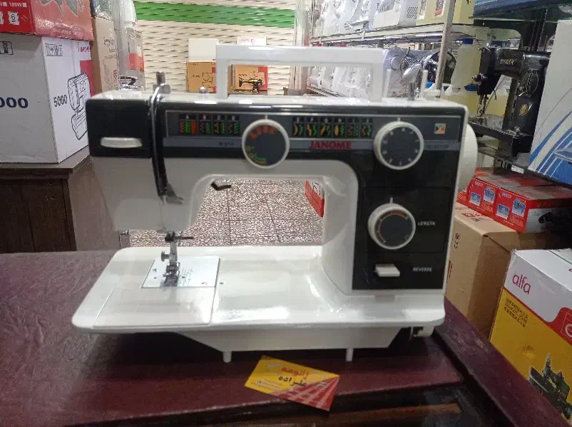 چرخ خیاطی ژانومه|چرخ خیاطی و ریسندگی|رشت, بازار|دیوار