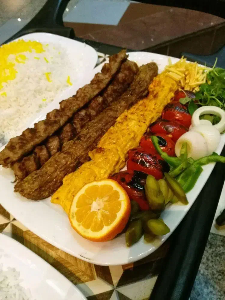 جذب نیرو مجموعه رستوران کترینگ|استخدام خدمات فروشگاه و رستوران|تهران, ترمینال جنوب|دیوار