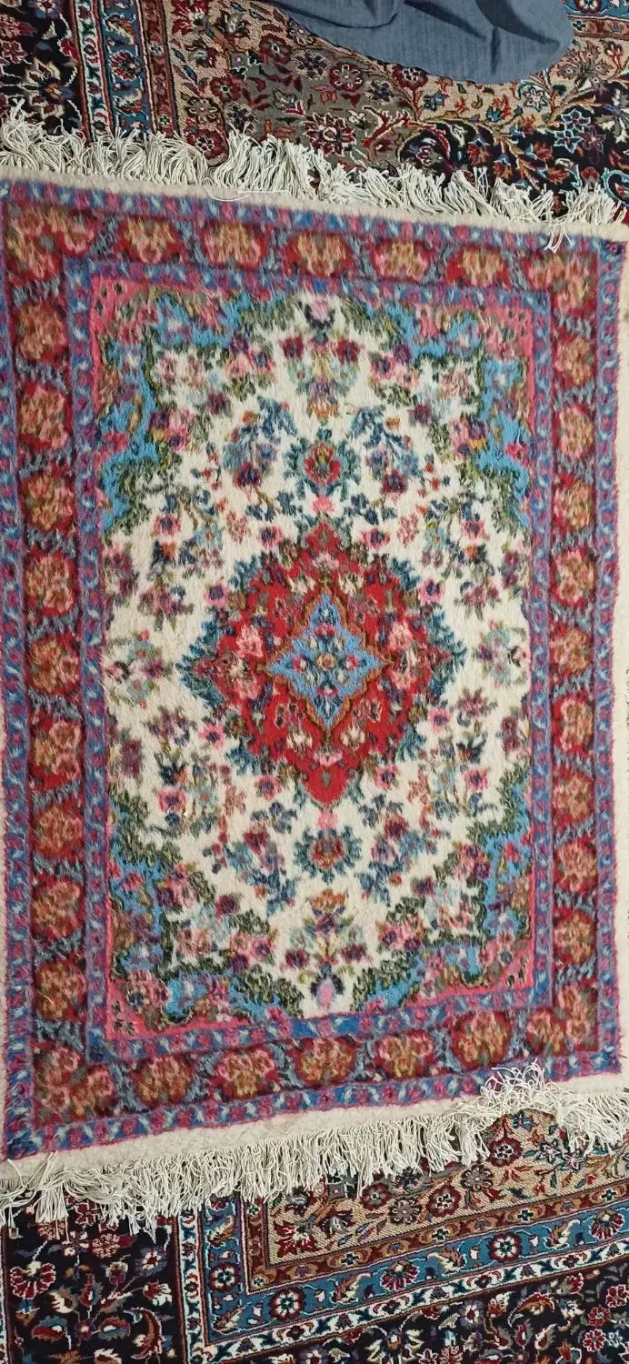 دوعدد فرش دست بافت ذرع نیم|فرش|کاشان, فاز ۲ ناجی آباد|دیوار