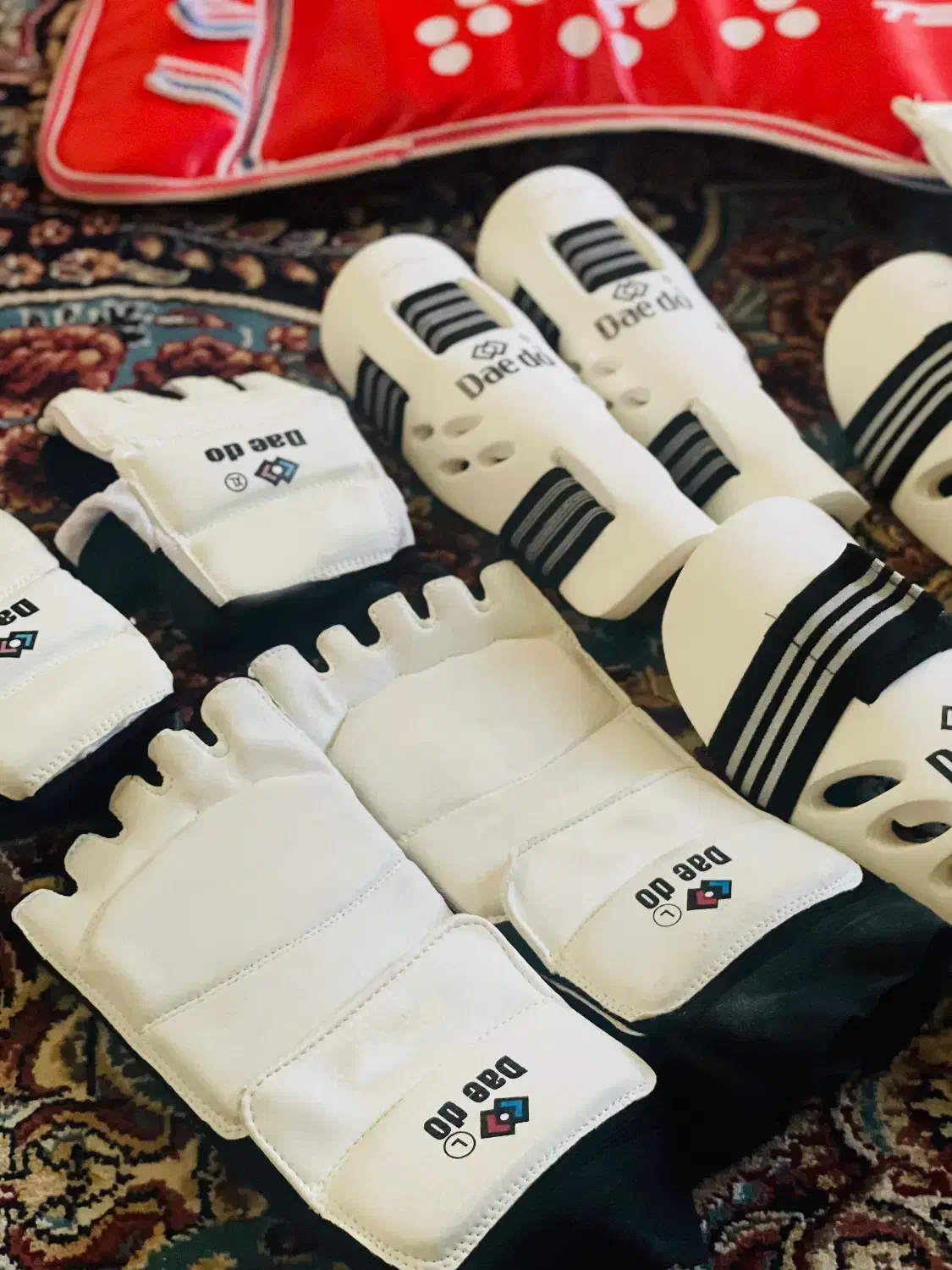 تجهیزات حرفه‌ای تکواندو (نو)|تجهیزات ورزشی|خنج, |دیوار