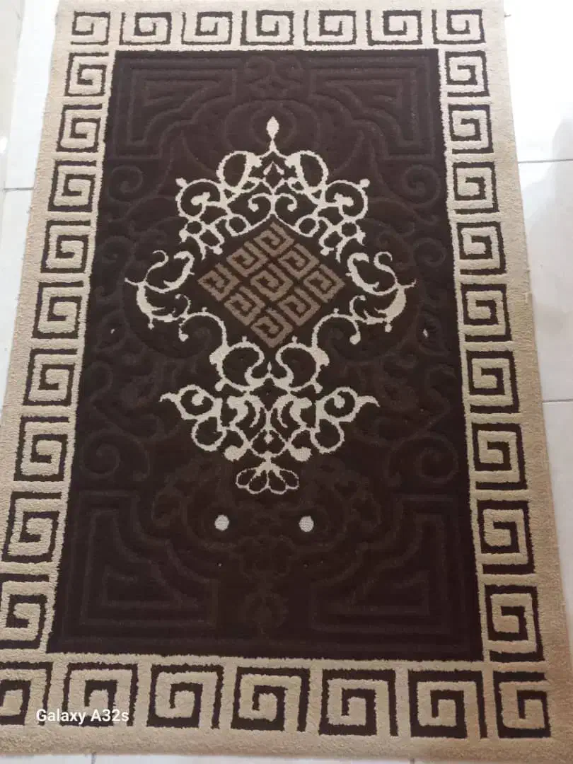 قالیچه ورساچه کرم قهوه ای|فرش|کرج, کمال‌شهر|دیوار