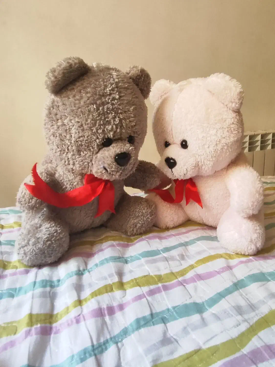 فروش انواع عروسک.|اسباب‌بازی بچه|بابل, |دیوار