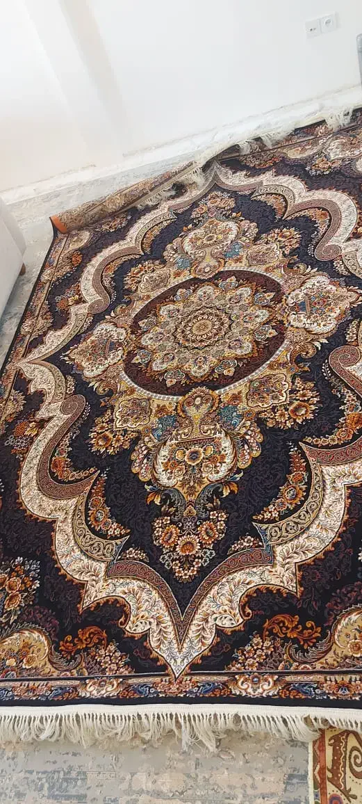 فرش کامل سالم ونوع اصلان پهن نشده بخدا|فرش|بومهن, |دیوار