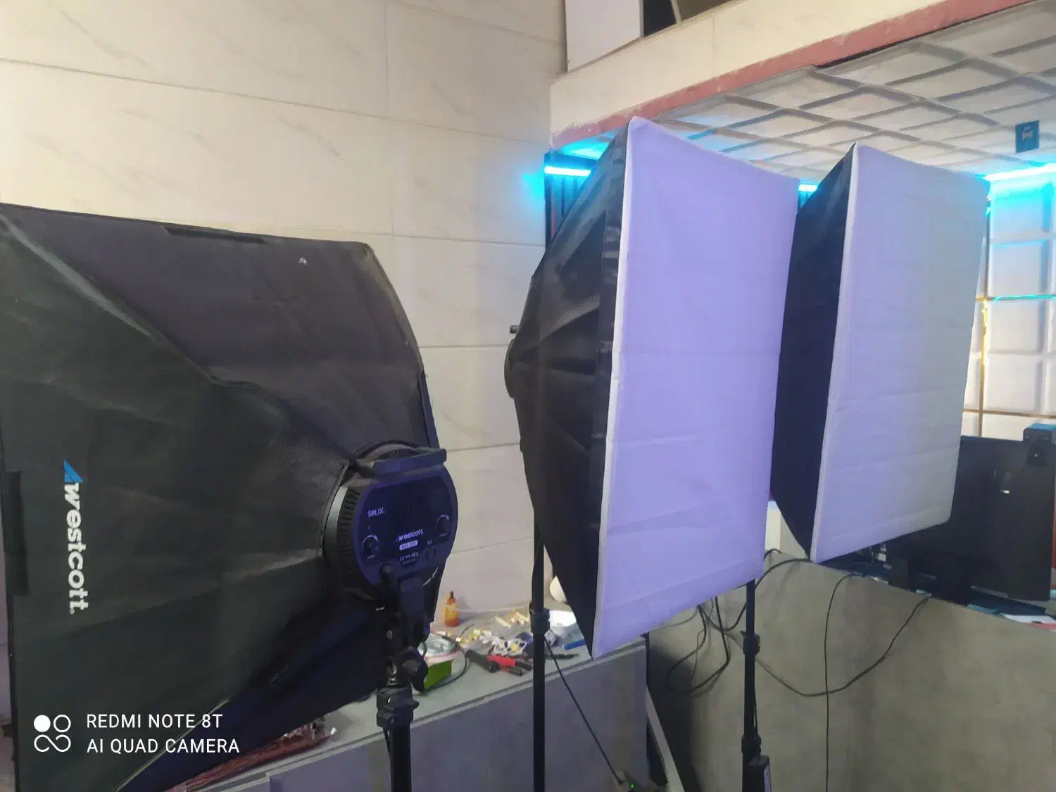 پروژکتور نور ثابت به همراه پرده سبز|دوربین عکاسی و فیلمبرداری|محمدیه-قزوین, |دیوار