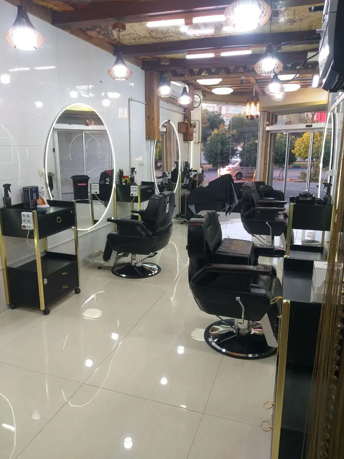 نیازمند آرایشگر مردانه کاربلد|استخدام درمانی، زیبایی، بهداشتی|شیراز, شهرک ولیعصر|دیوار