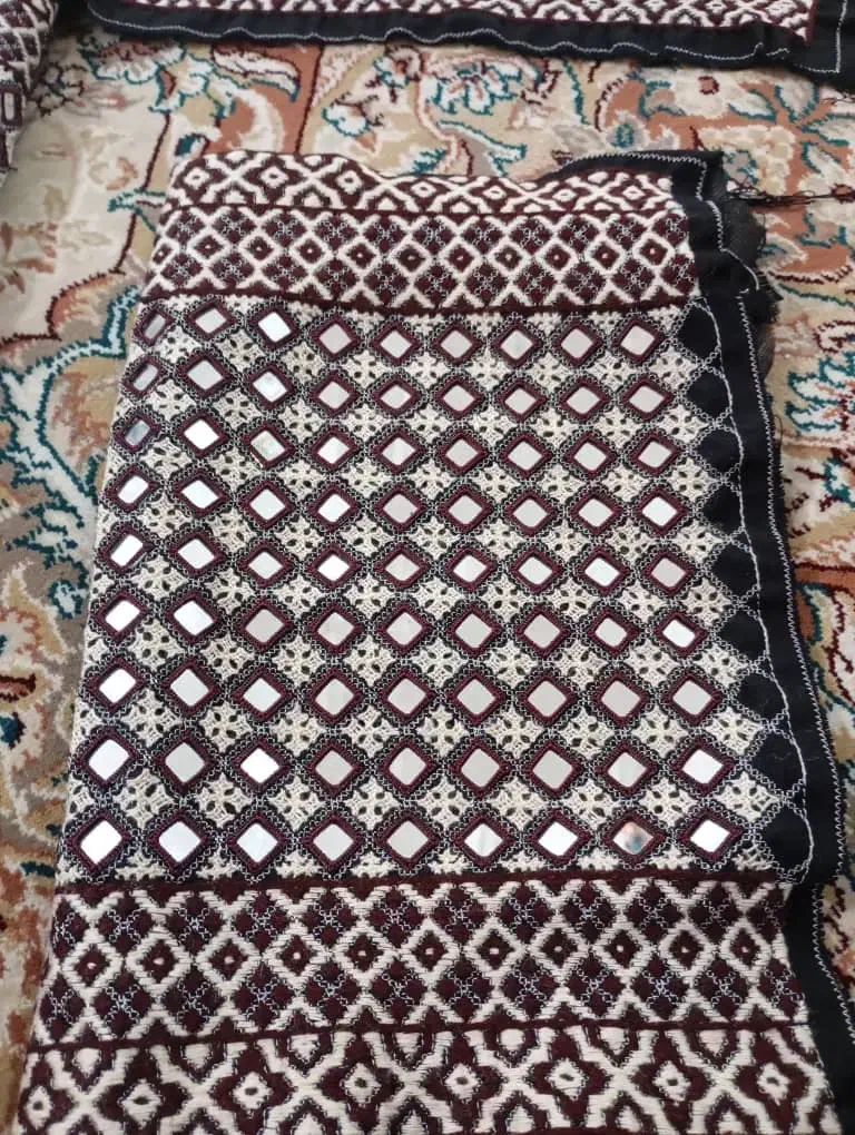 اینه|لباس|ایرانشهر, |دیوار