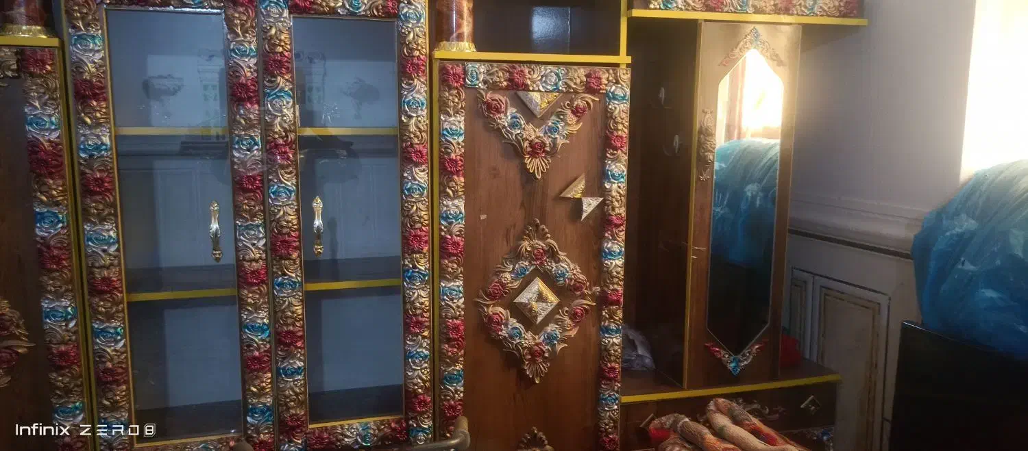 کمود|تخت و سرویس خواب|سیب و سوران, |دیوار