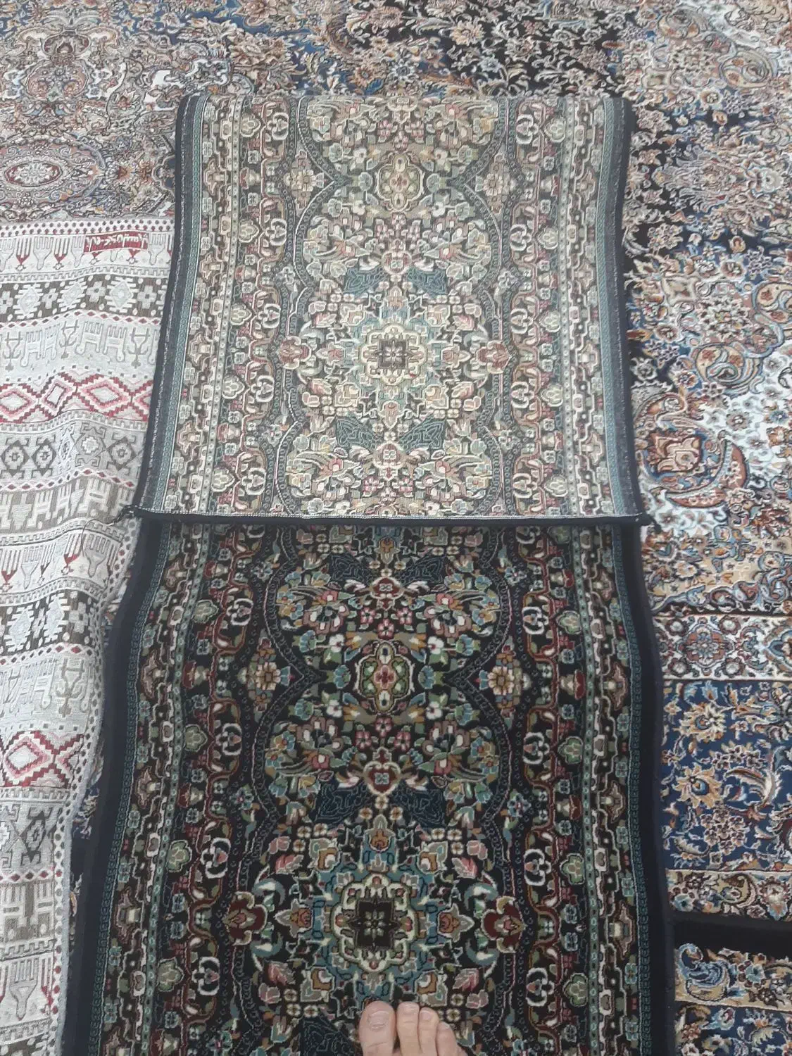 کناره چهارمتری سرمه ای|فرش|کرمانشاه, |دیوار