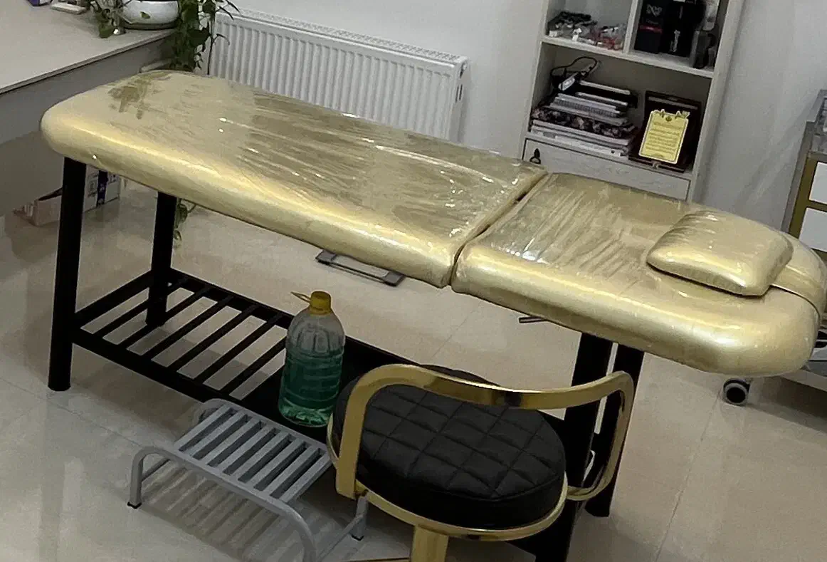 تخت|آرایشگاه و سالنهای زیبایی|گلبهار, شهر جدید گلبهار|دیوار