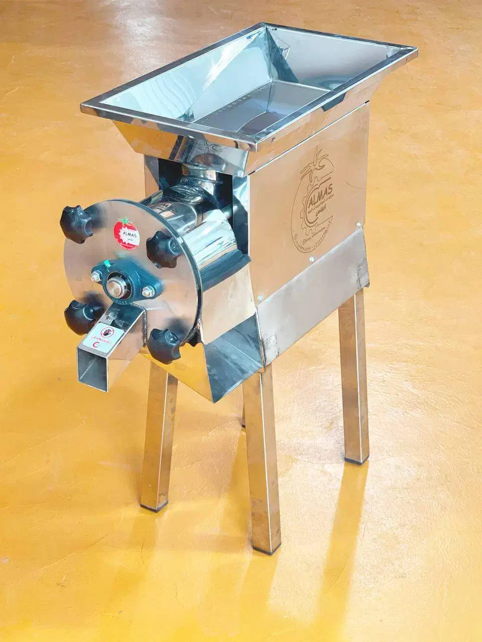 پوست گیر سیب زمینی|کافیشاپ و رستوران|تهران, استاد معین|دیوار