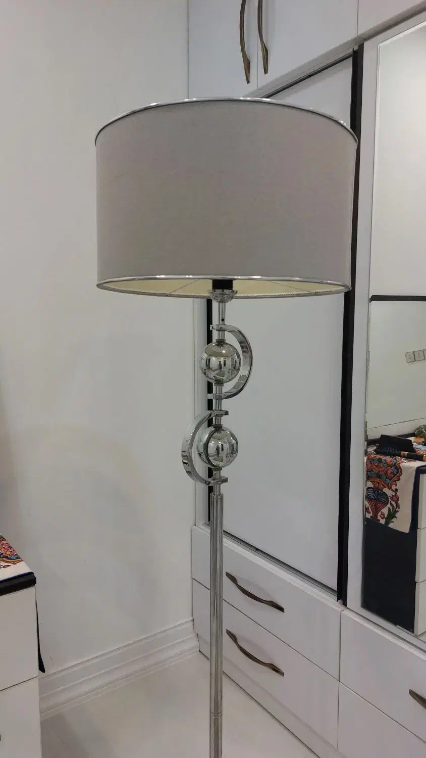 آباژور ایستاده|چراغ خواب و آباژور|جم, |دیوار