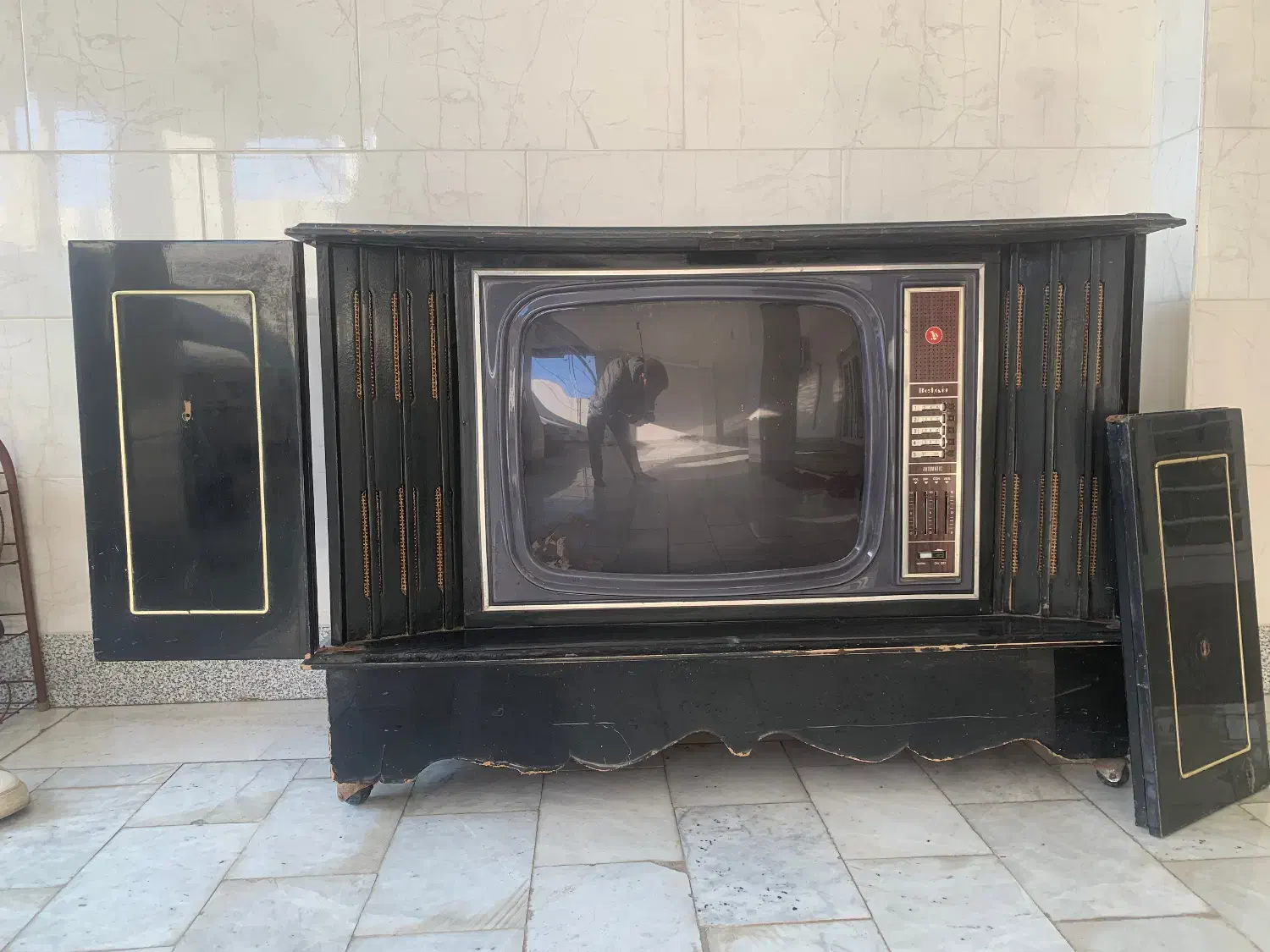 تلویزیون بلر قدیمی|کلکسیون اشیاء عتیقه|بندر ترکمن, |دیوار