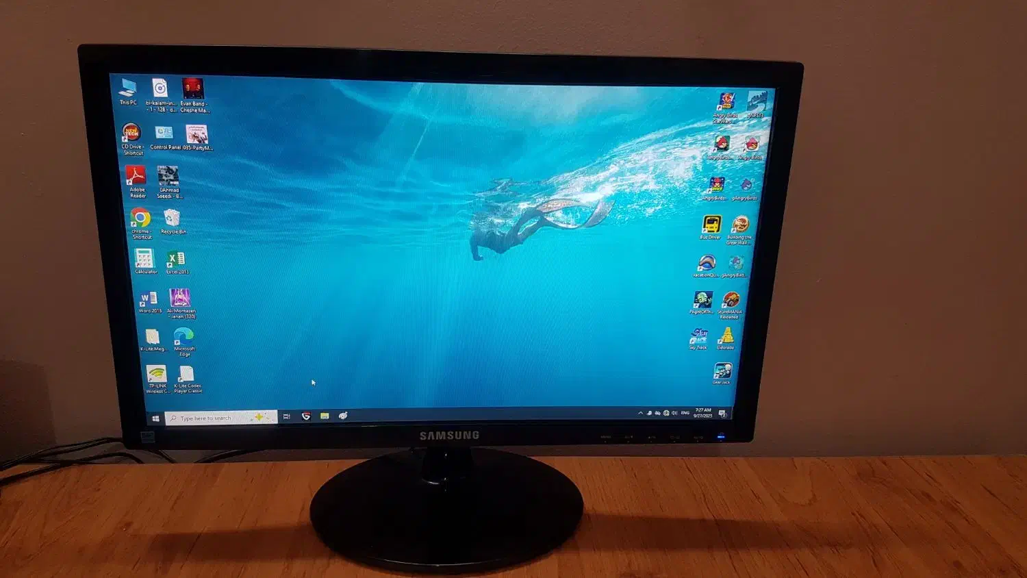 مانیتور سامسونگ|رایانه رومیزی|شیراز, زرهی|دیوار