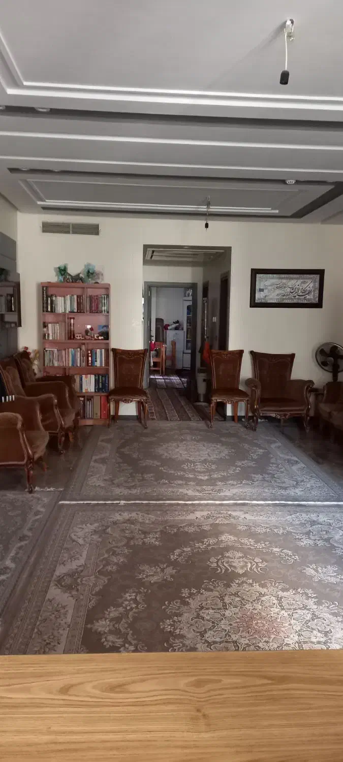 106 متر قلهک / دو خواب / نوساز / رهن کامل