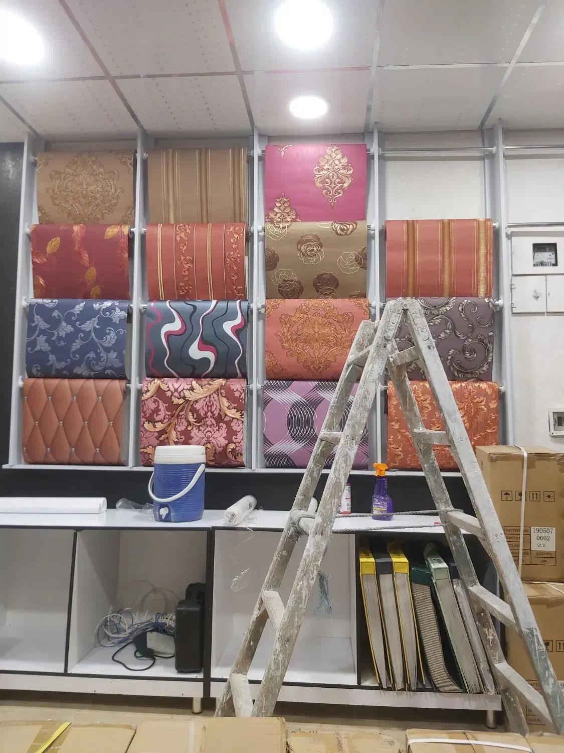 پخش کاغذ دیواری از رولی ۱۲۰ تومان|خدمات پیشه و مهارت|پرند, فاز ۰|دیوار