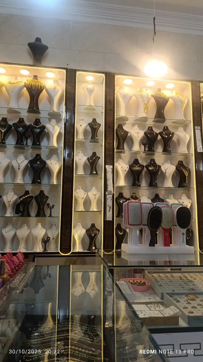 فروش غرفه خرازی در پاساژ بانوان سوران|فروش مغازه و غرفه|سیب و سوران, |دیوار