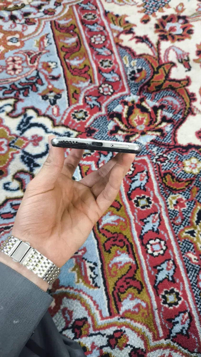 F3 سرحال۲۵۶ گیگ|موبایل|زاهدان, |دیوار