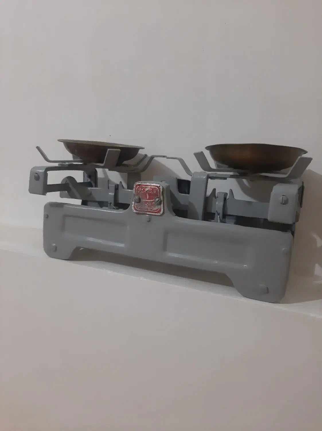 ترازو عتیقه|کلکسیون اشیاء عتیقه|بروجرد, |دیوار