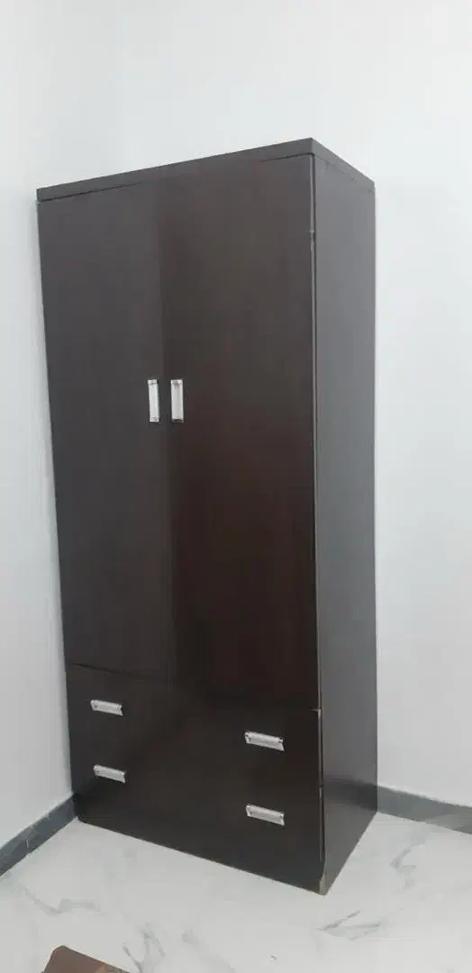 کمد لباس دو کشو ساعت دیواری فرش اتاق بچه اباژور|جاکفشی، کمد، دراور|تهران, مشیریه|دیوار