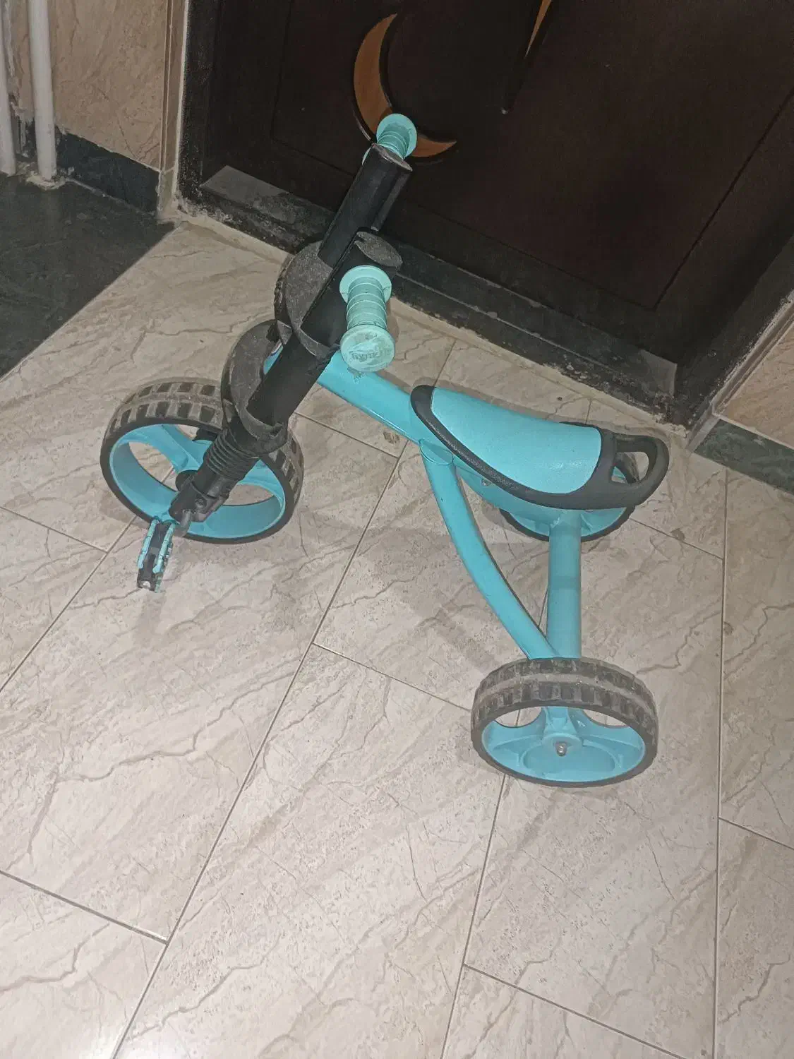 سه چرخه|اسباب‌بازی بچه|تالش, هشتپر|دیوار