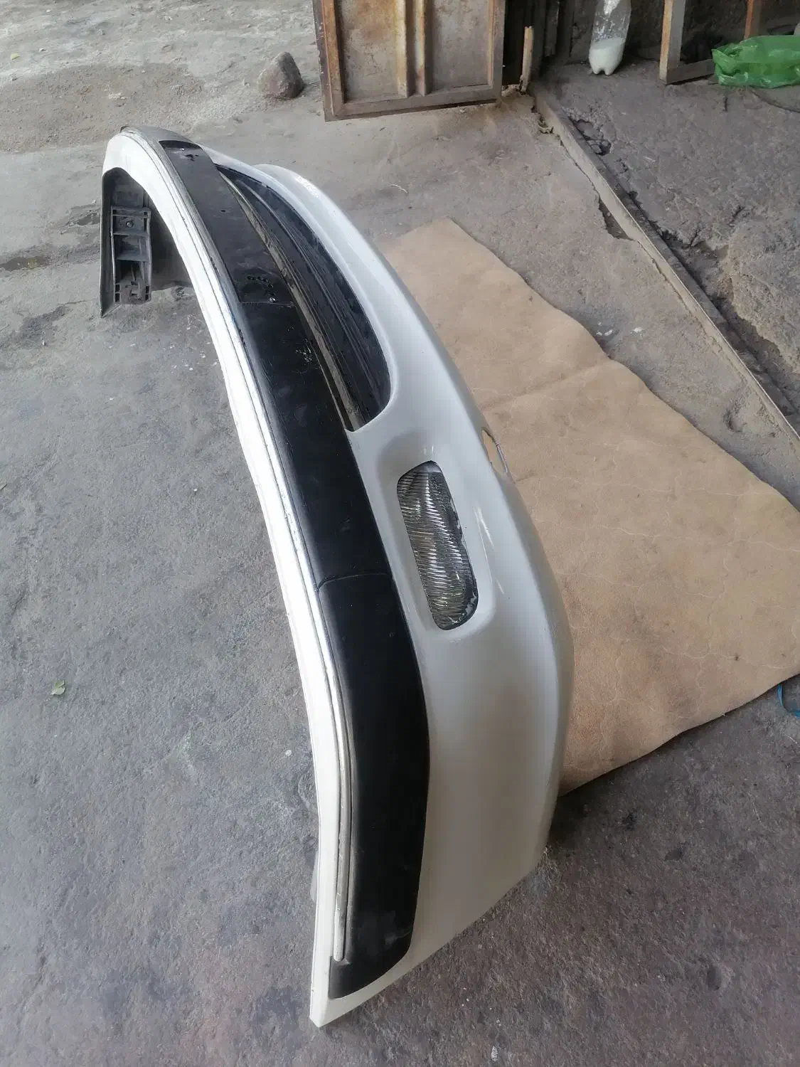 سپرجلو عقب پژو405 و پارس سفید جلو پنجره|قطعات یدکی و لوازم جانبی|خرمآباد, |دیوار