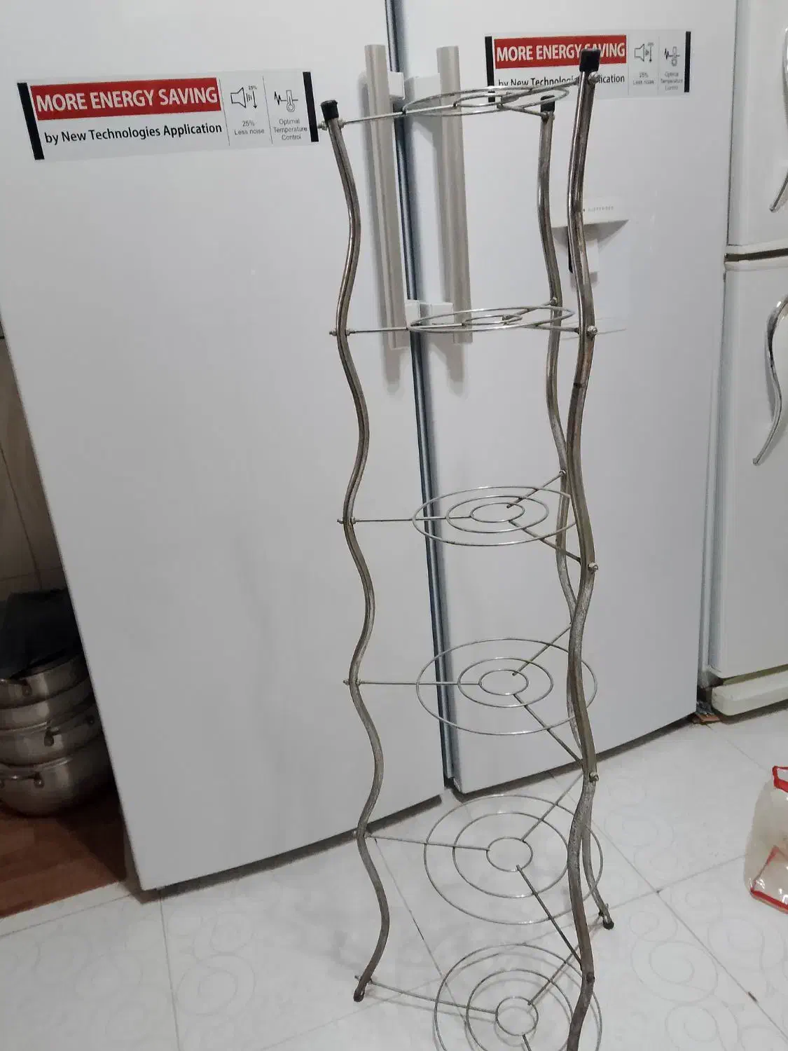 پای قابلمه|آب‌چکان و نظم‌دهنده ظروف|قیدار, |دیوار