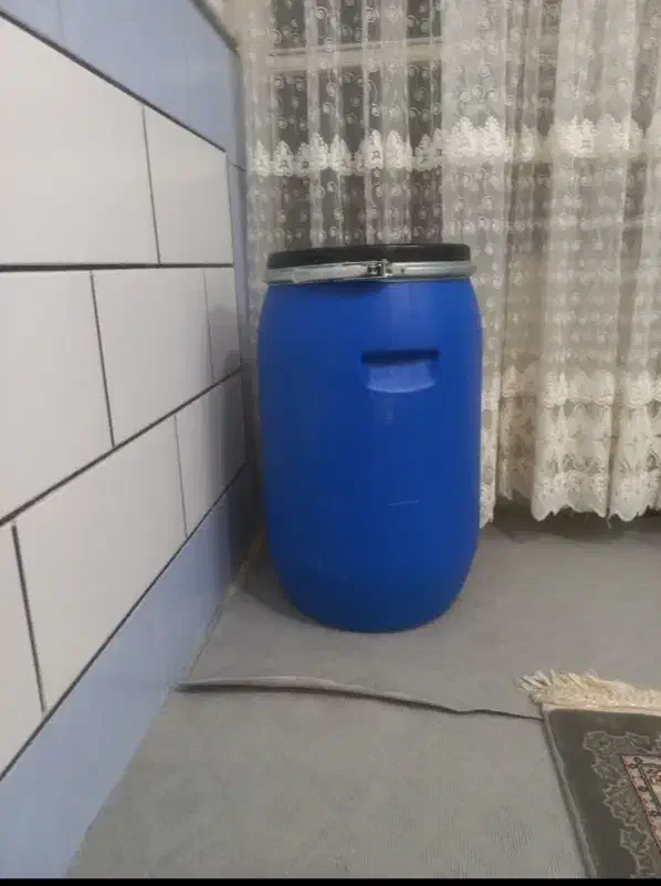 بشکه ۶۰ لیتری|ظروف نگهدارنده، پلاستیکی، یک‌بارمصرف|ساوه, |دیوار