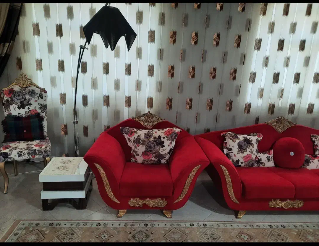 مبل ۷ نفره ۲تا صندلی زیبا و میز وسط و عسلی وآباژور|مبلمان خانگی و میز عسلی|خرم‌آباد, |دیوار