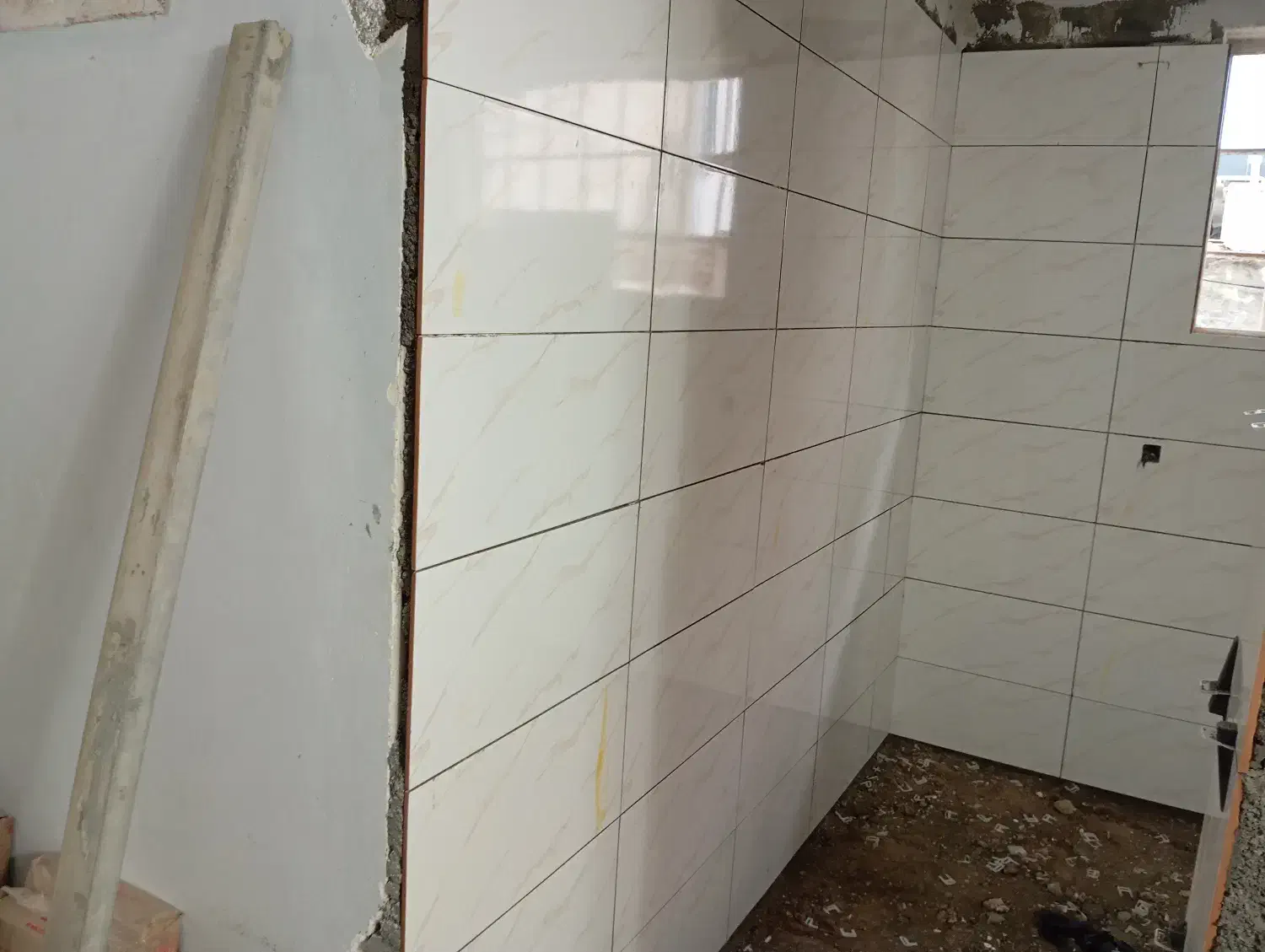 اجرا کاشی سرامیک وقرنیز وانتیک ومزایک قیمت مناسب|خدمات پیشه و مهارت|بابل, |دیوار