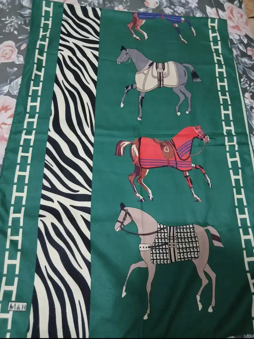 شال مخمل موهر|لباس|قم, نیروگاه|دیوار