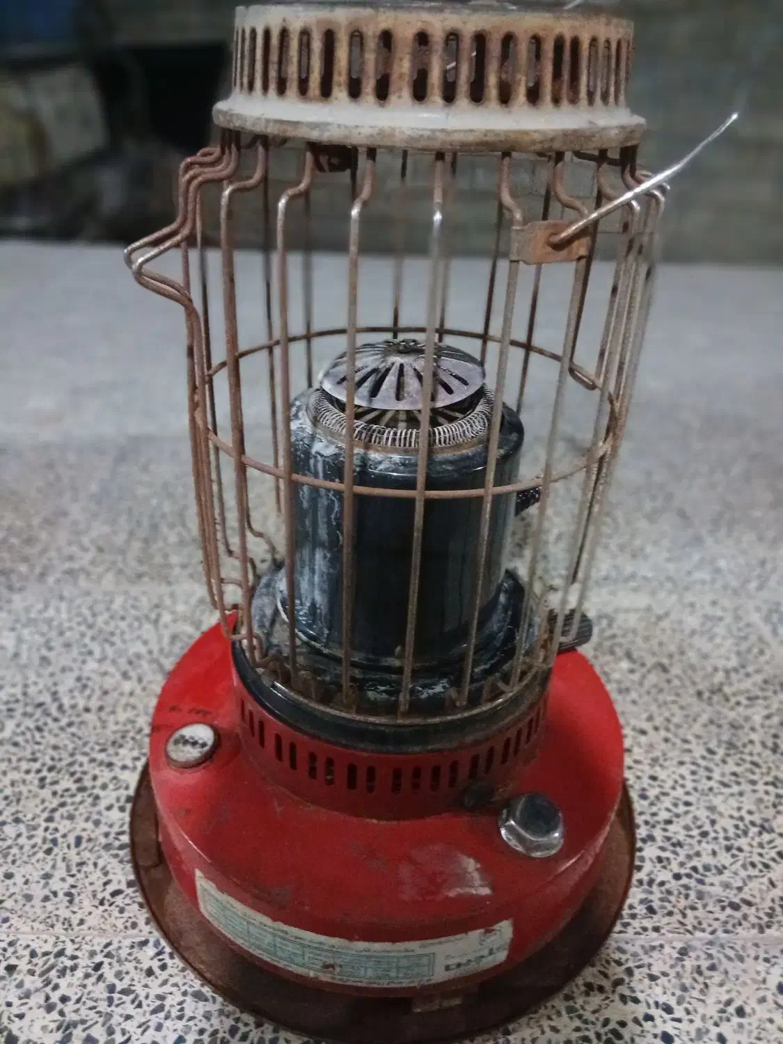 چراغ علاءالدین نفتی|کلکسیون اشیاء عتیقه|کوه چنار, |دیوار