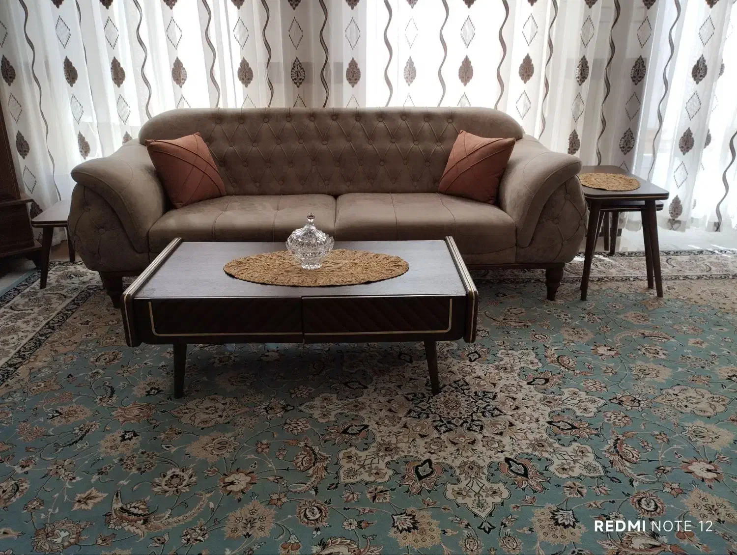 مبل راحتی ۷نفره|مبلمان خانگی و میز عسلی|صحنه, |دیوار