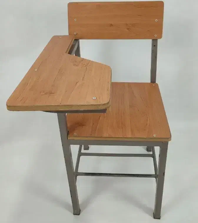 تعدادی وسایل دفتر کار|صندلی و نیمکت|یزد, |دیوار