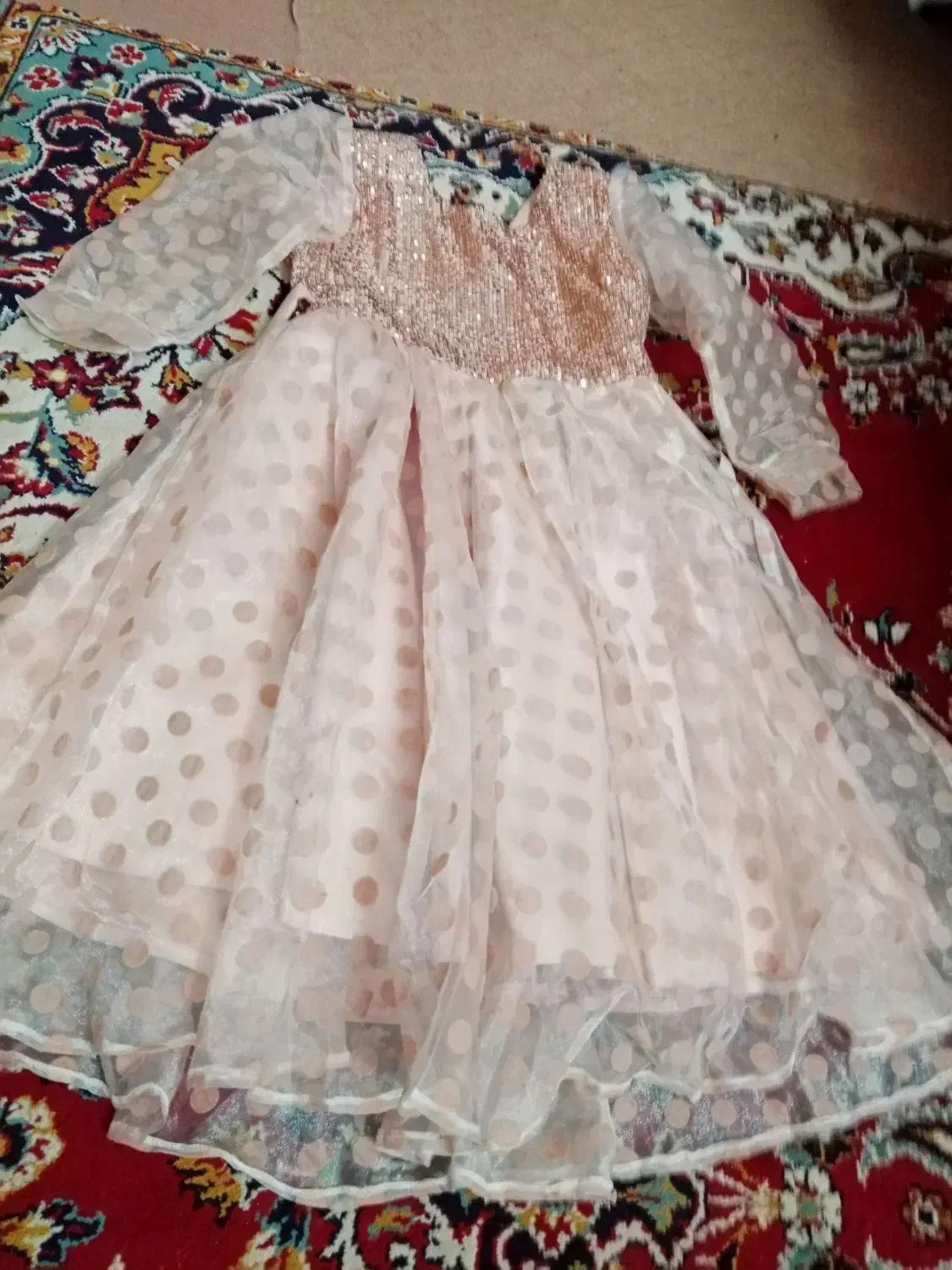 لباس|لباس|گلبهار, شهر جدید گلبهار|دیوار