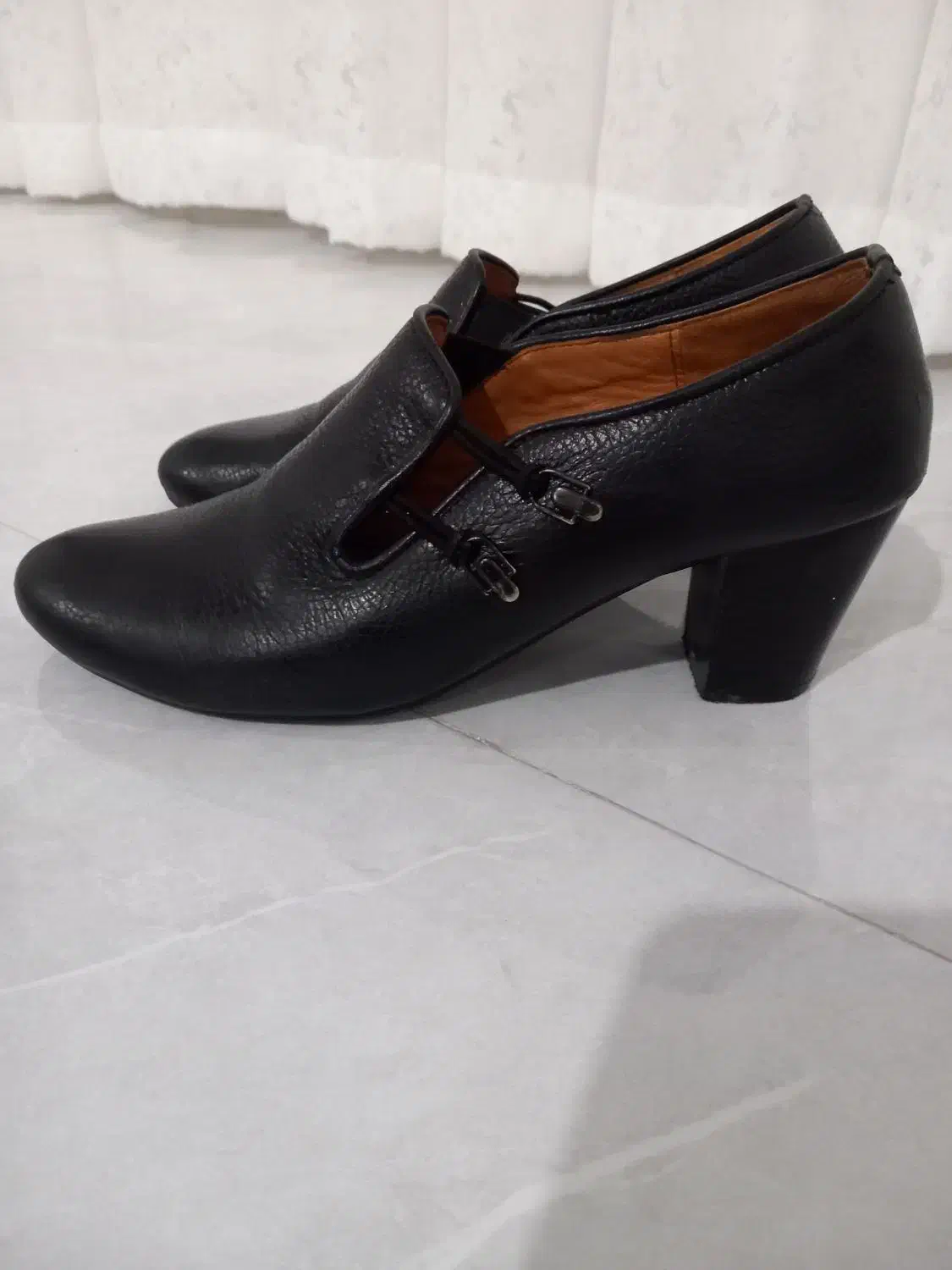 کفش|کیف، کفش، کمربند|بروجرد, |دیوار