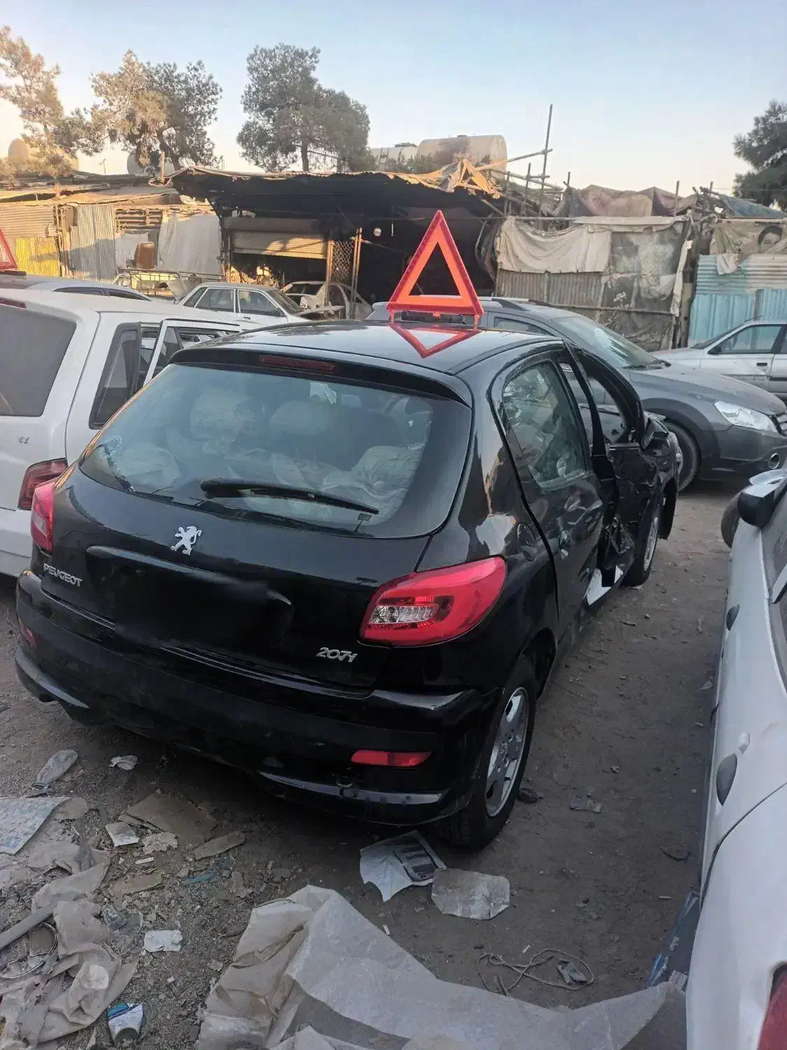 پژو ۲۰۷اتومات سقف فلز مدل ۱۴۰۳ خشک تصادفی|خودرو سواری و وانت|تهران, افسریه جنوبی|دیوار