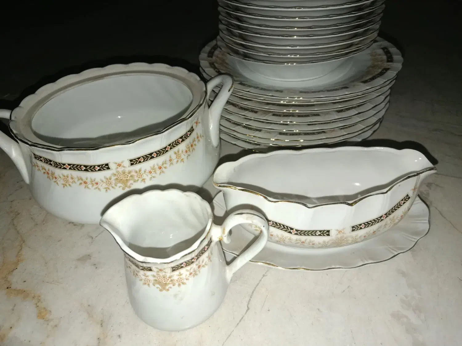 سرویس چینی قدیمی|ظروف سرو و پذیرایی|تهران, فردوسی|دیوار