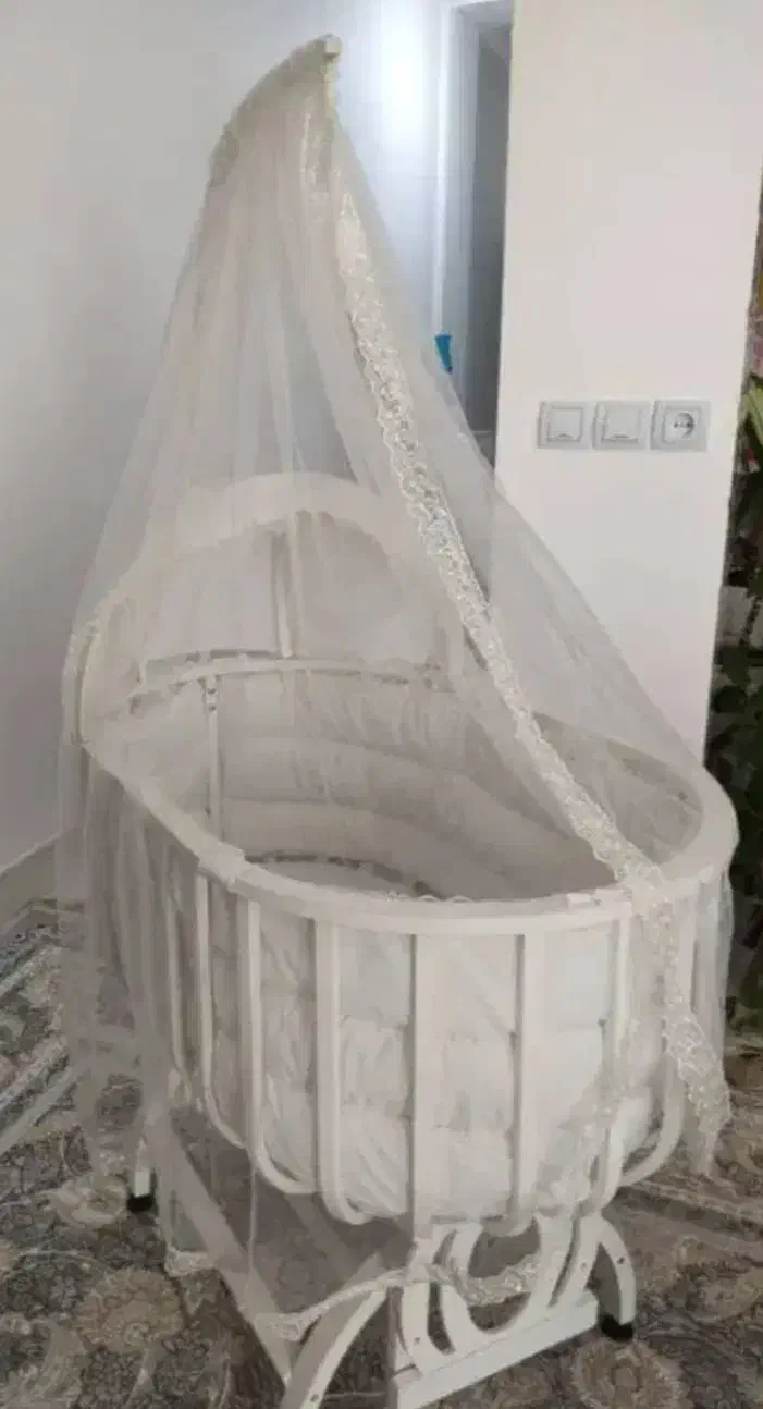 فروش گهواره نوزاد  همراه تشک بالش پتو با پشه بند|تخت و سرویس خواب|دهدشت, |دیوار