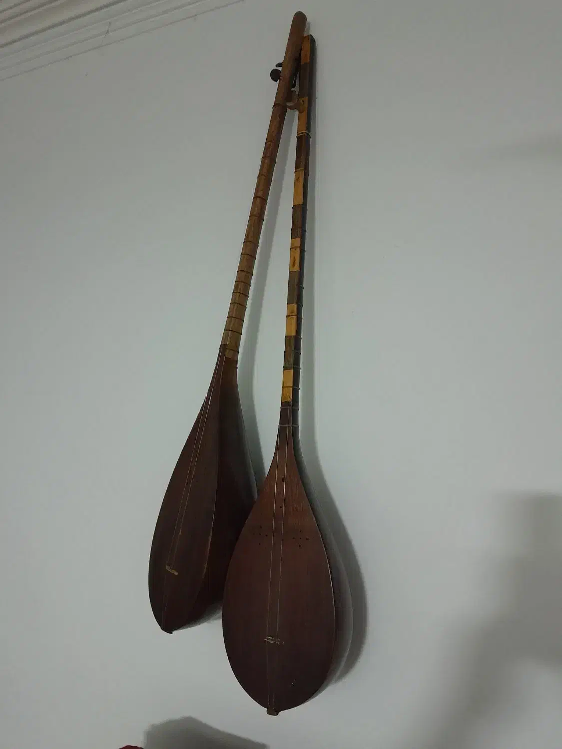 دوتار مازندران|سازهای سنتی|بابل, |دیوار