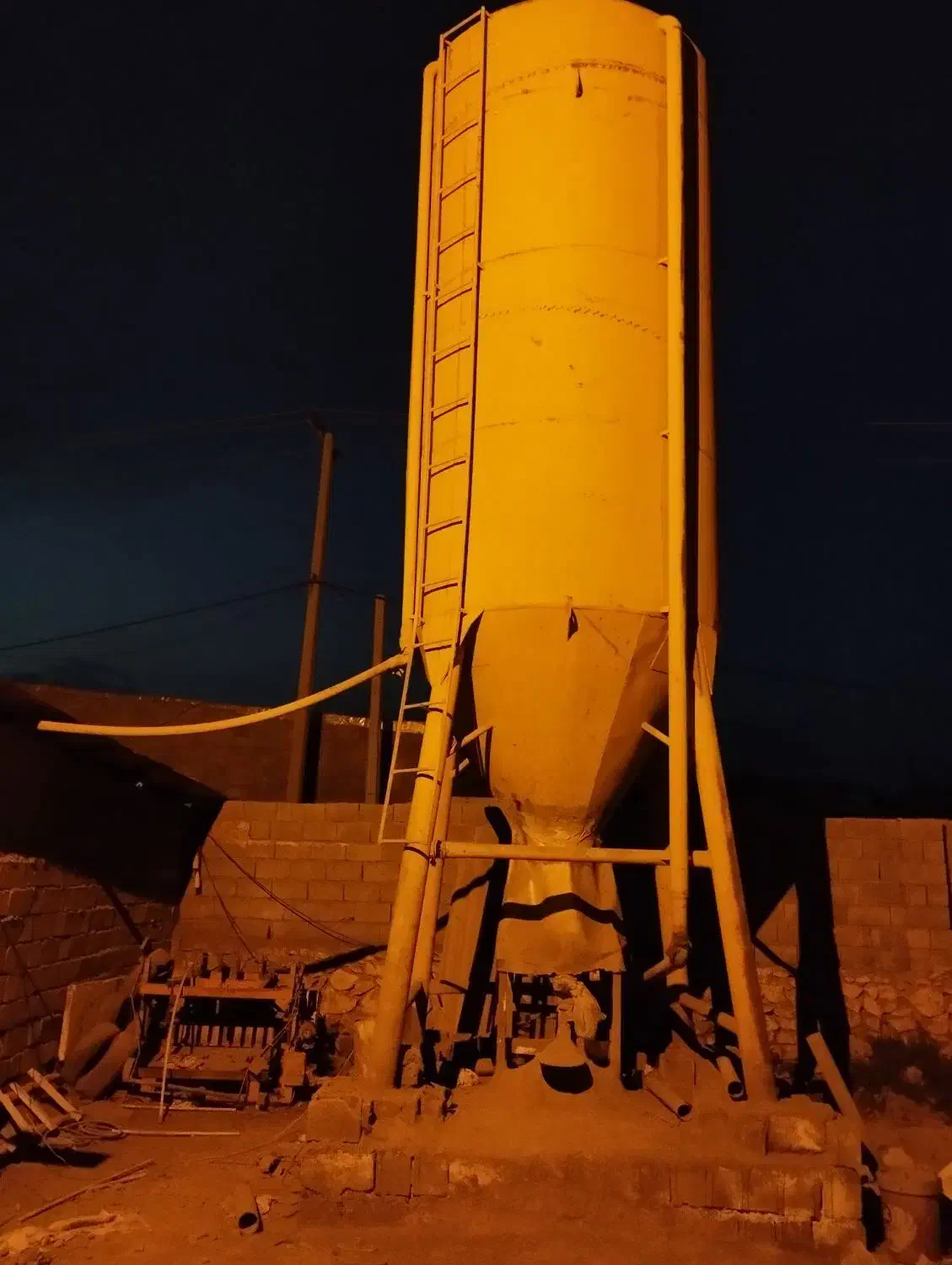 سیلو سیمانی با پاکت پر کن|مصالح و تجهیزات ساختمان|آبپخش, |دیوار