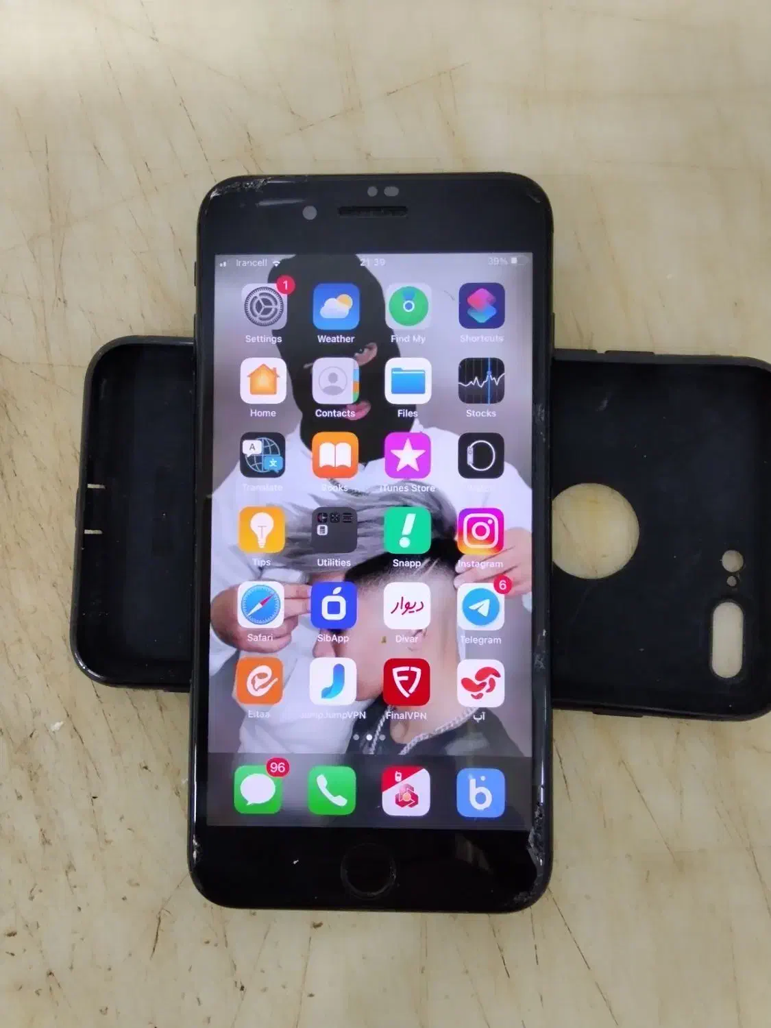 iphone 7 plas|موبایل|قم, منبع آب|دیوار