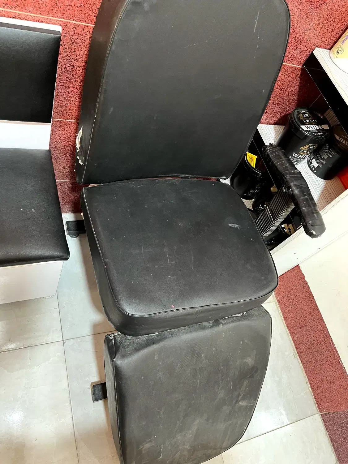 آینه دیواری و صندلی ارایشگاه|آرایشگاه و سالنهای زیبایی|شهریار, بکه|دیوار