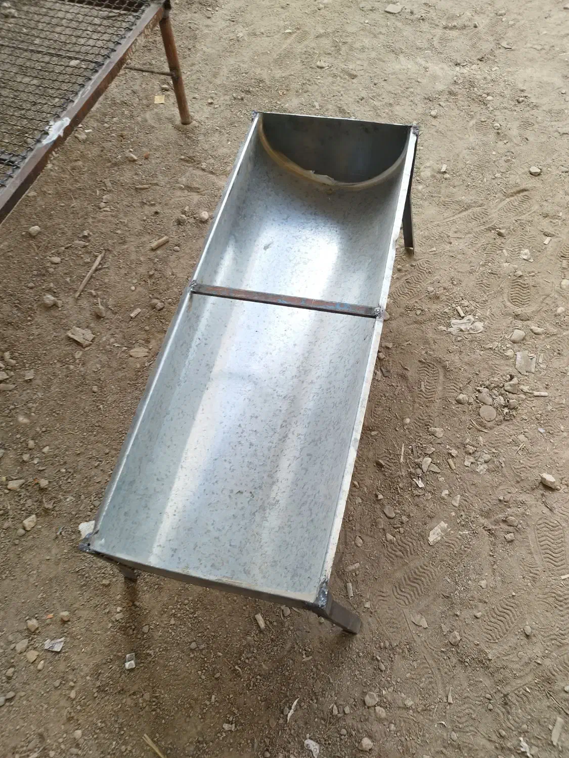 آخور برای گوسفند و گاو منقل کبابی آهنی|لوازم جانبی حیوانات|لردگان, |دیوار